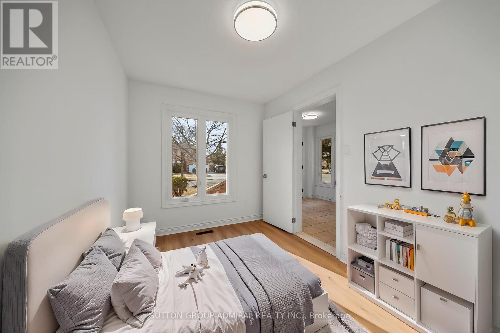 295 Fifth Avenue, Vaughan, Ontario  L4L 7A8 - Photo 4 - N12938404