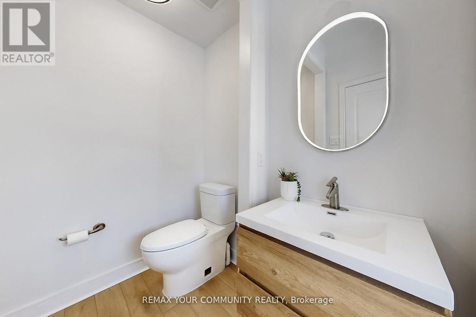 25 Bache Avenue, Georgina, Ontario  L4P 0C7 - Photo 16 - N12938432