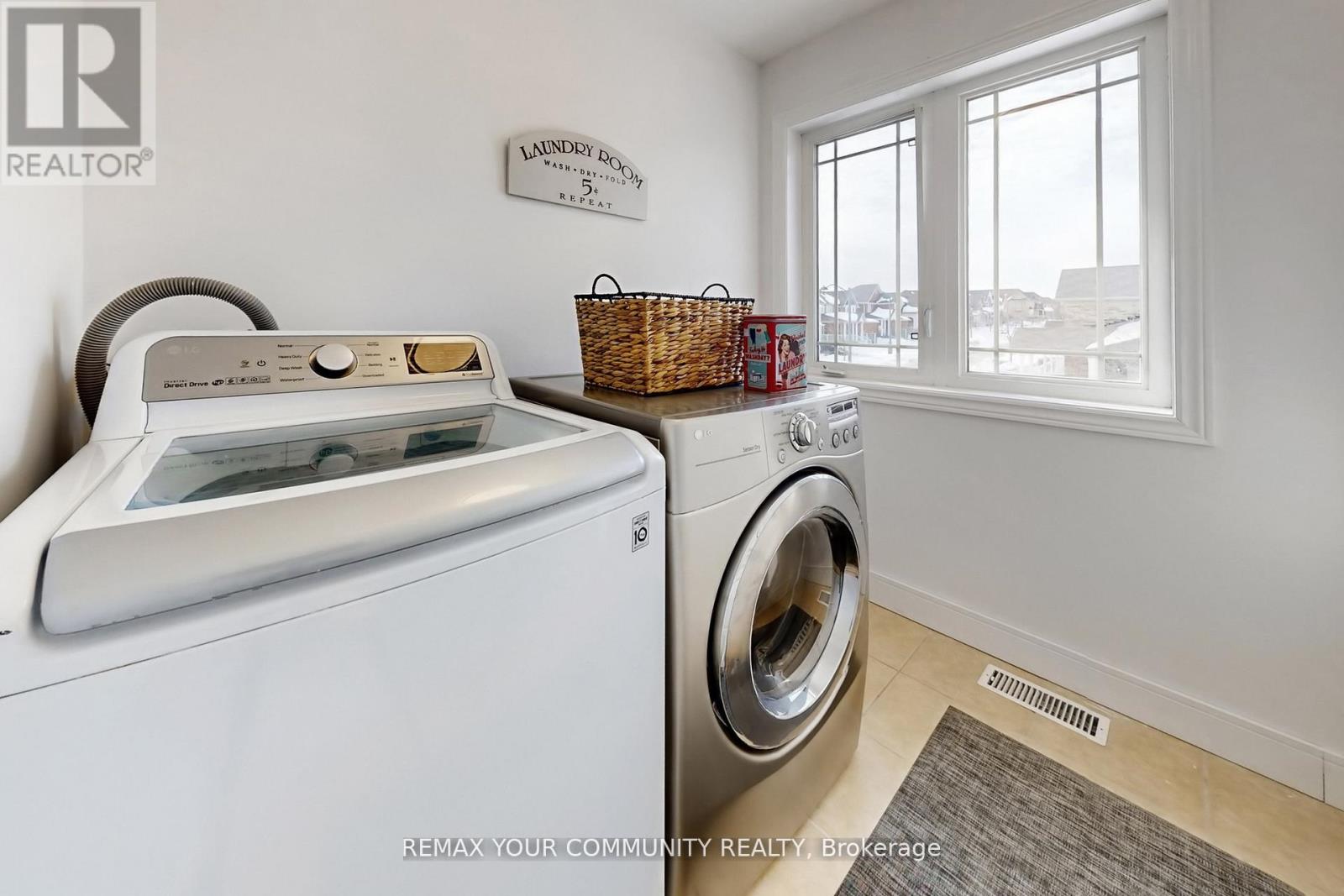 25 Bache Avenue, Georgina, Ontario  L4P 0C7 - Photo 18 - N12938432