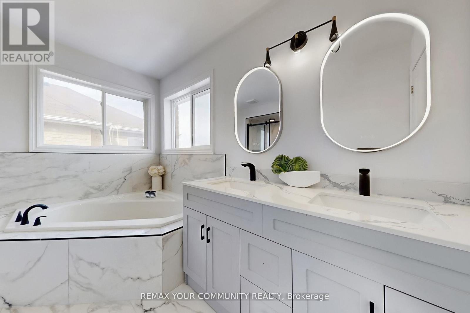 25 Bache Avenue, Georgina, Ontario  L4P 0C7 - Photo 26 - N12938432