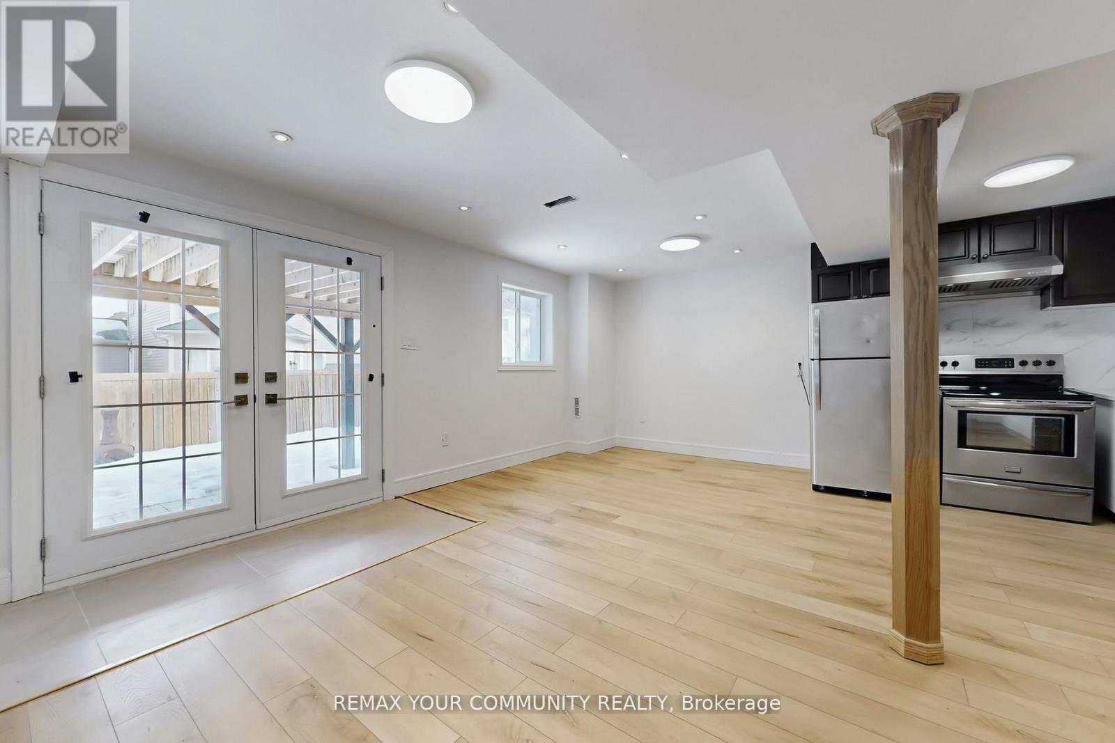 25 Bache Avenue, Georgina, Ontario  L4P 0C7 - Photo 38 - N12938432