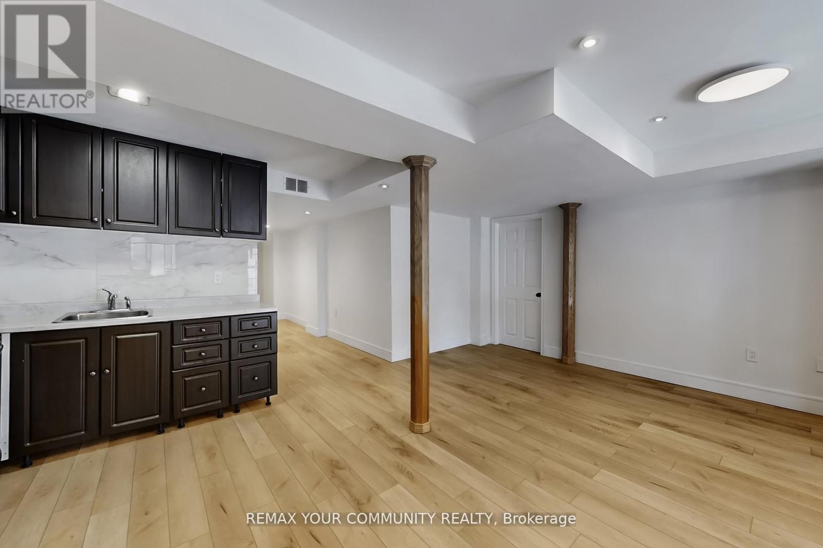 25 Bache Avenue, Georgina, Ontario  L4P 0C7 - Photo 42 - N12938432