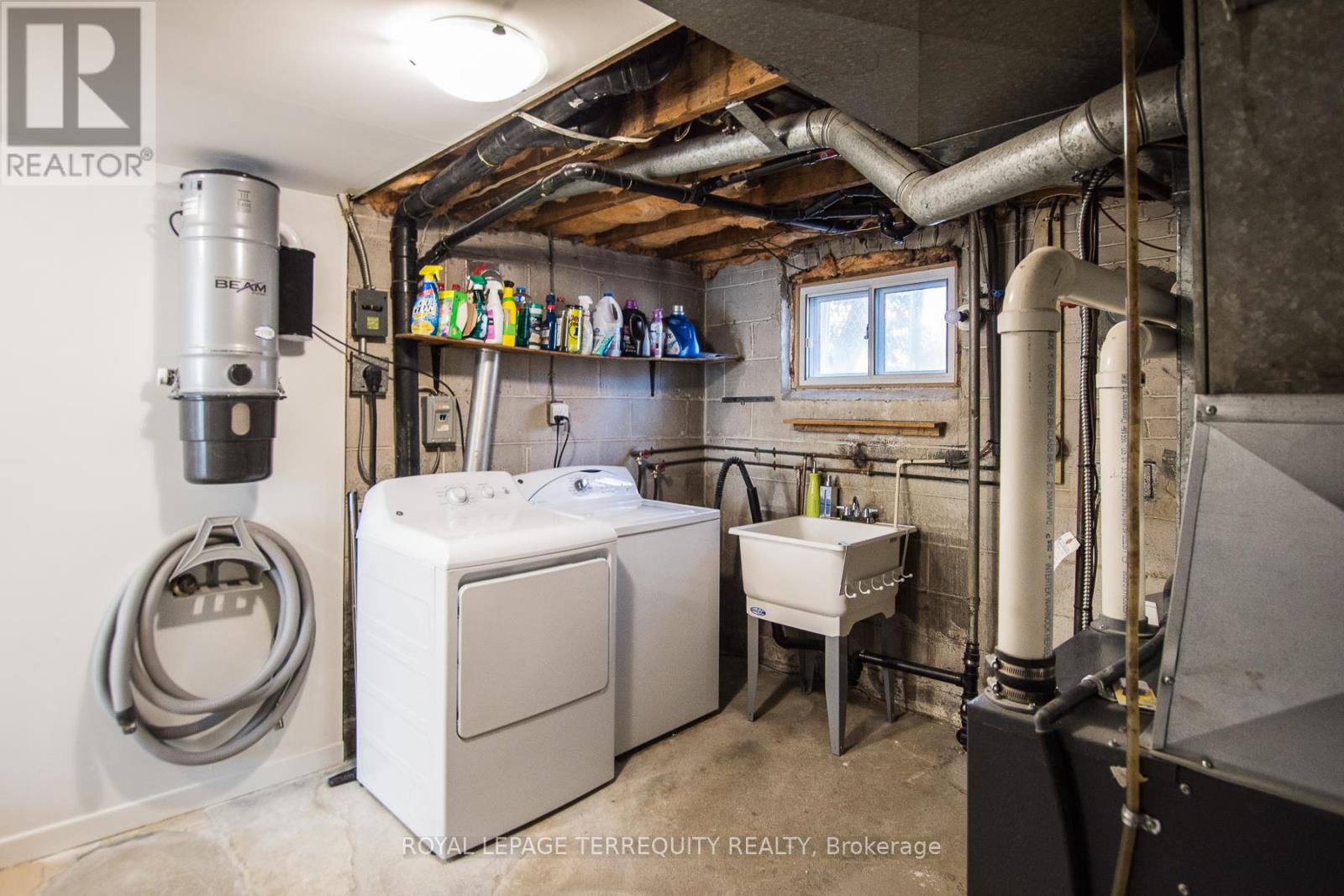 42 Sunray Crescent, Toronto, Ontario  M3M 2C5 - Photo 19 - W12936794