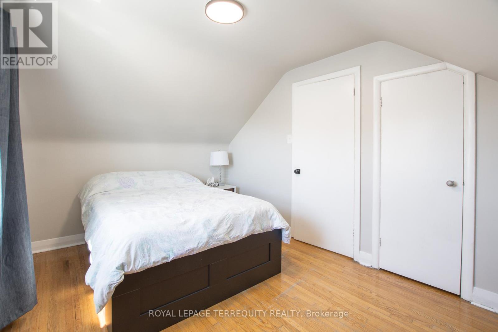 42 Sunray Crescent, Toronto, Ontario  M3M 2C5 - Photo 13 - W12936794