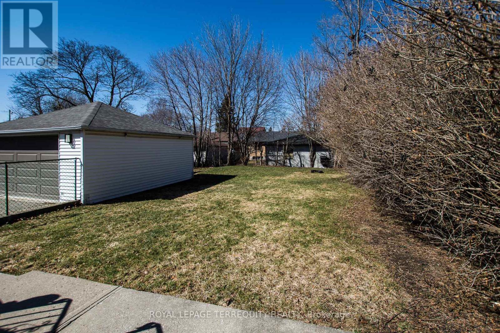 42 Sunray Crescent, Toronto, Ontario  M3M 2C5 - Photo 22 - W12936794