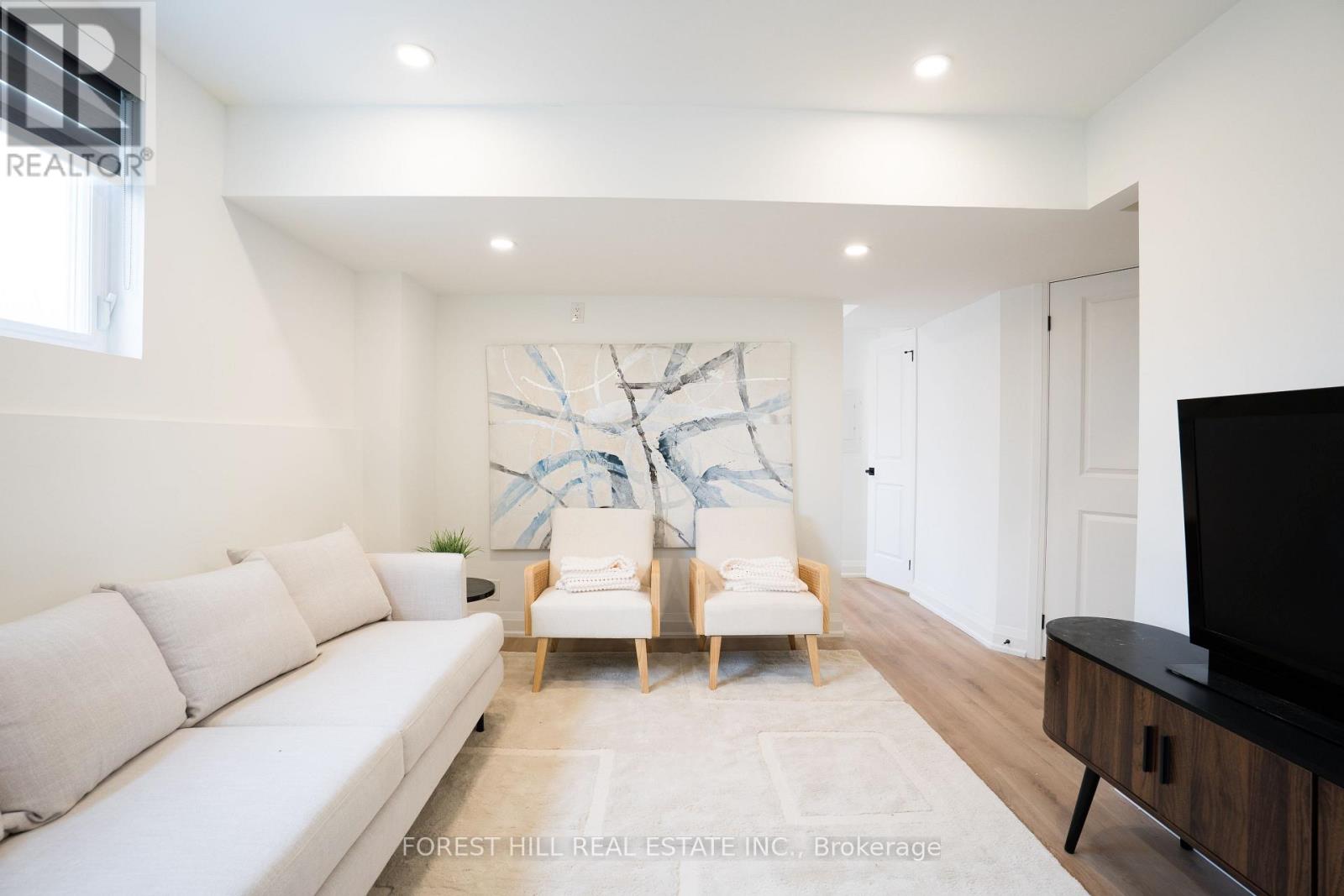 D - 279 Reiner Road, Toronto, Ontario  M3H 2M5 - Photo 9 - W12931136