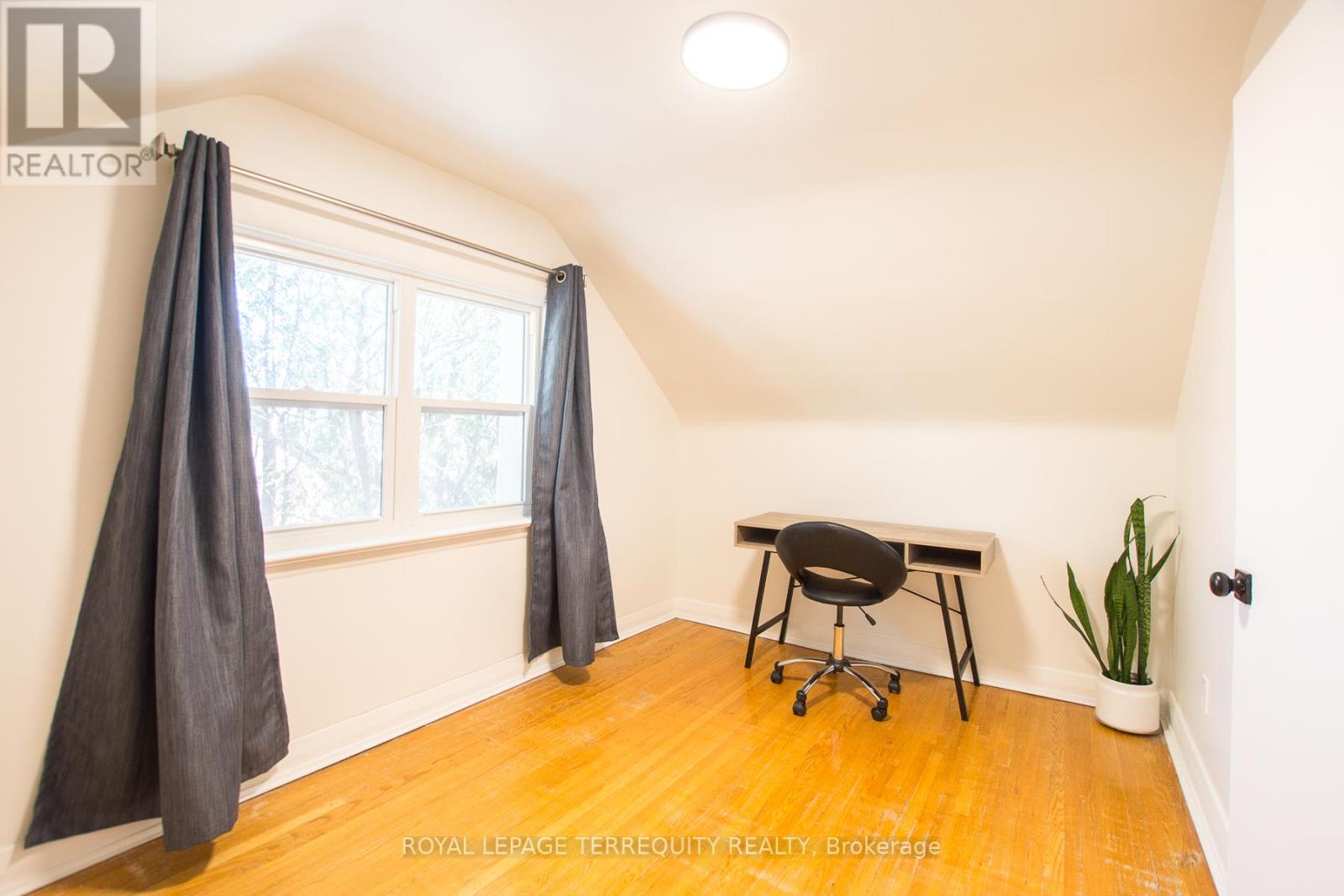 42 Sunray Crescent, Toronto, Ontario  M3M 2C5 - Photo 14 - W12936794