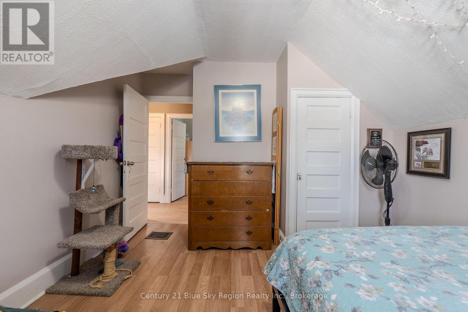 127 Fifth Avenue E, North Bay, Ontario  P1B 1N5 - Photo 23 - X12938348