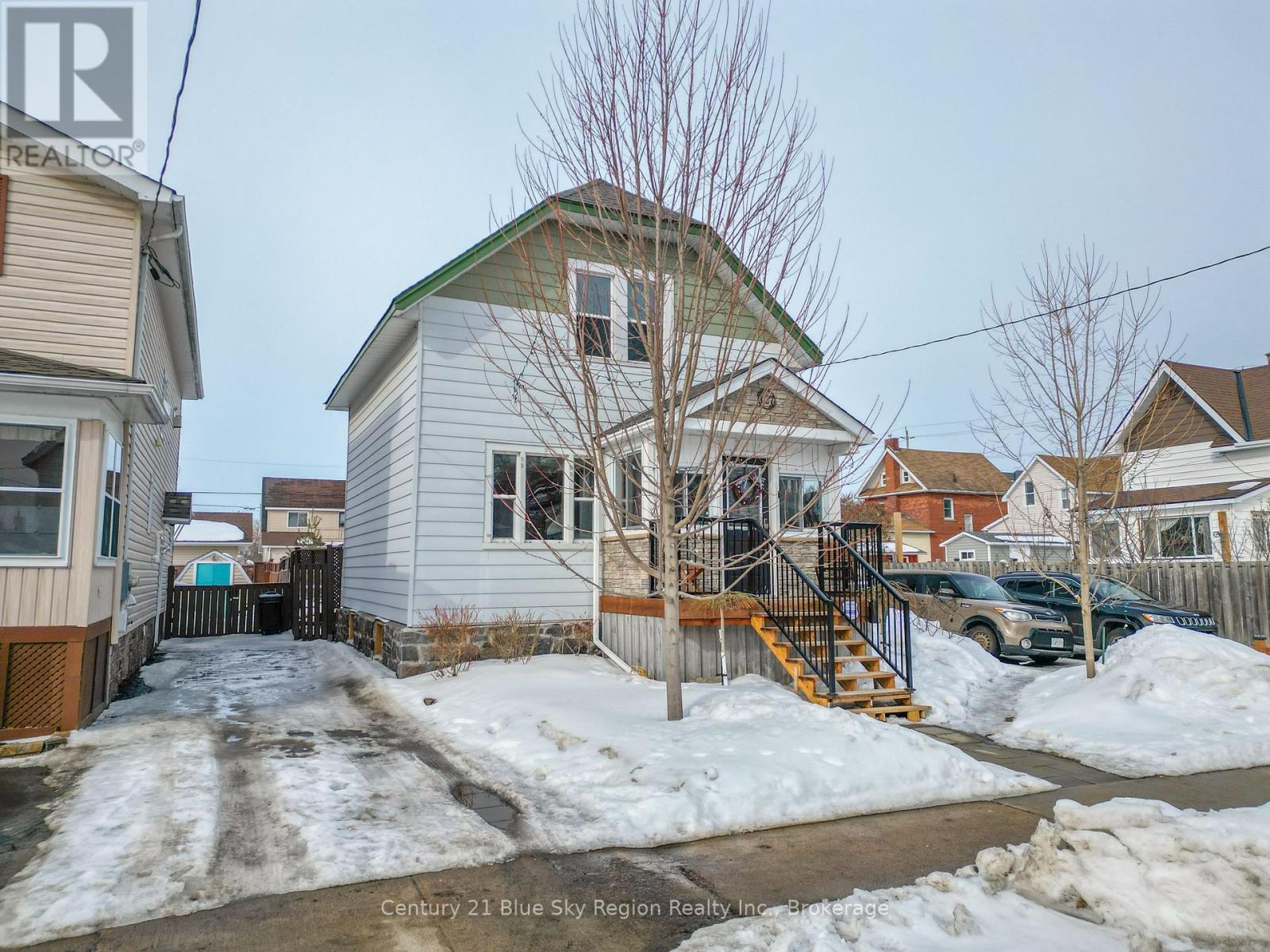 127 Fifth Avenue E, North Bay, Ontario  P1B 1N5 - Photo 4 - X12938348