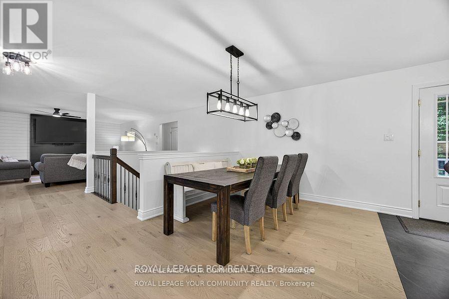 135 Huronwoods Drive, Oro-Medonte, Ontario  L0K 1E0 - Photo 12 - S12938414