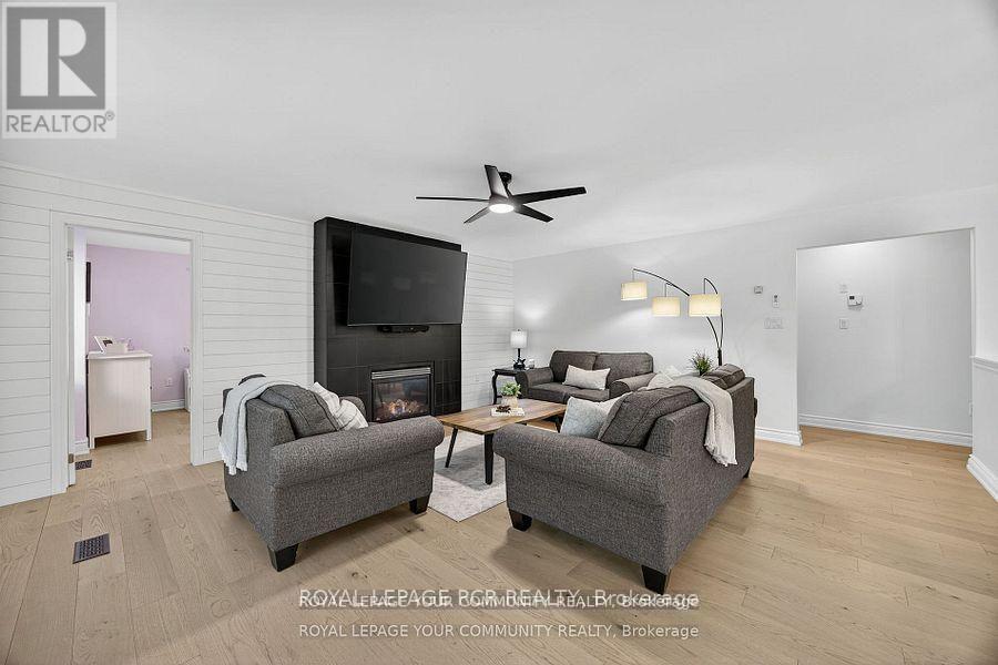 135 Huronwoods Drive, Oro-Medonte, Ontario  L0K 1E0 - Photo 15 - S12938414