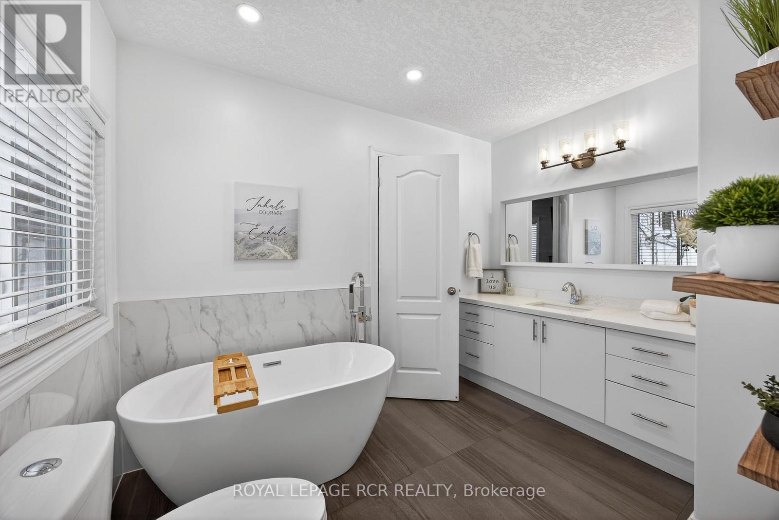 135 Huronwoods Drive, Oro-Medonte, Ontario  L0K 1E0 - Photo 21 - S12938414