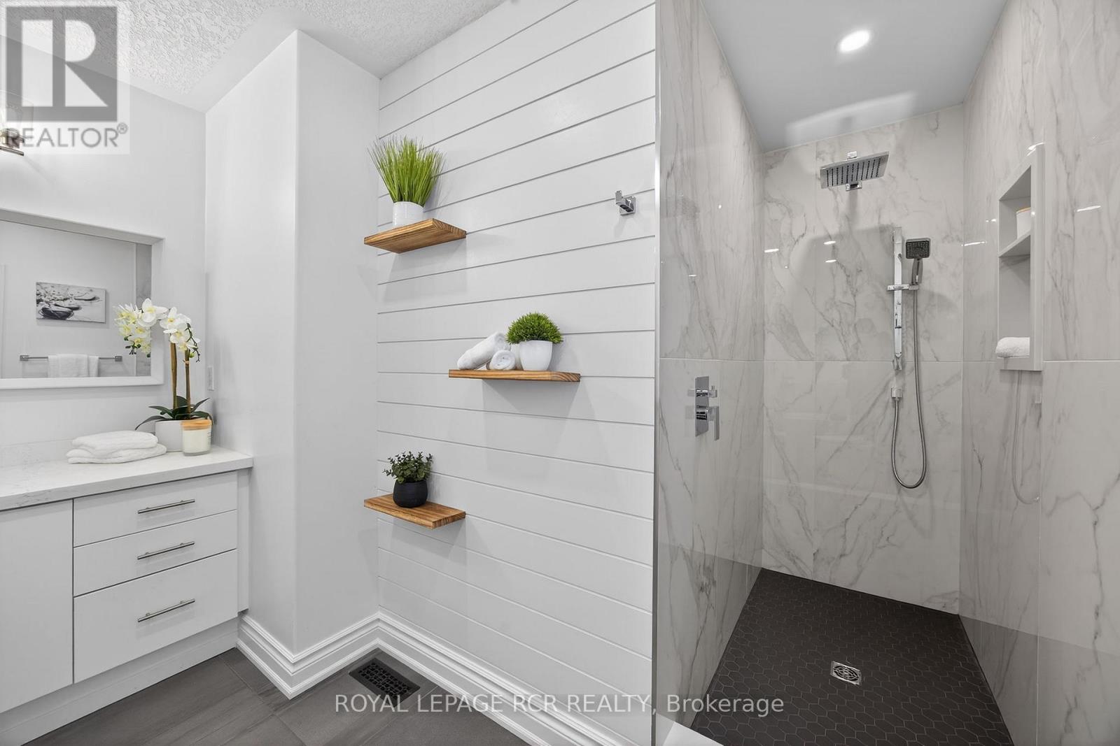 135 Huronwoods Drive, Oro-Medonte, Ontario  L0K 1E0 - Photo 23 - S12938414