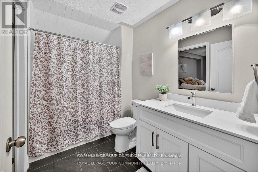 135 Huronwoods Drive, Oro-Medonte, Ontario  L0K 1E0 - Photo 34 - S12938414