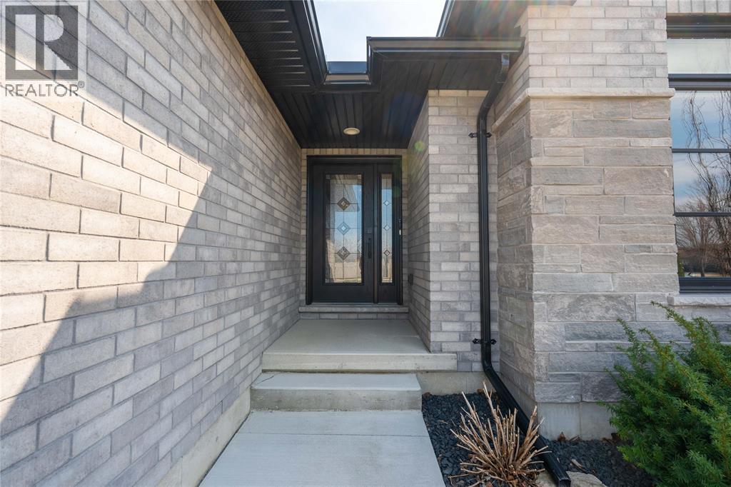 73 Kamal Drive, Sarnia, Ontario  N7S 0A5 - Photo 4 - 26006578