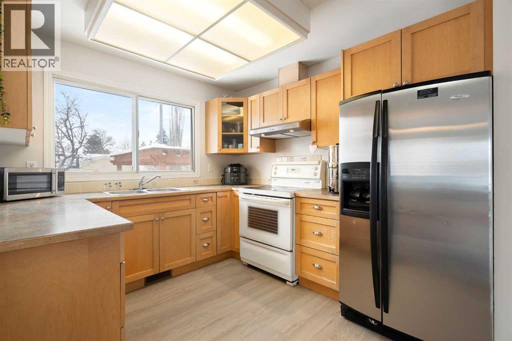 232 Silverview Way NW, Calgary, Alberta  T3B 3K3 - Photo 9 - A2295823