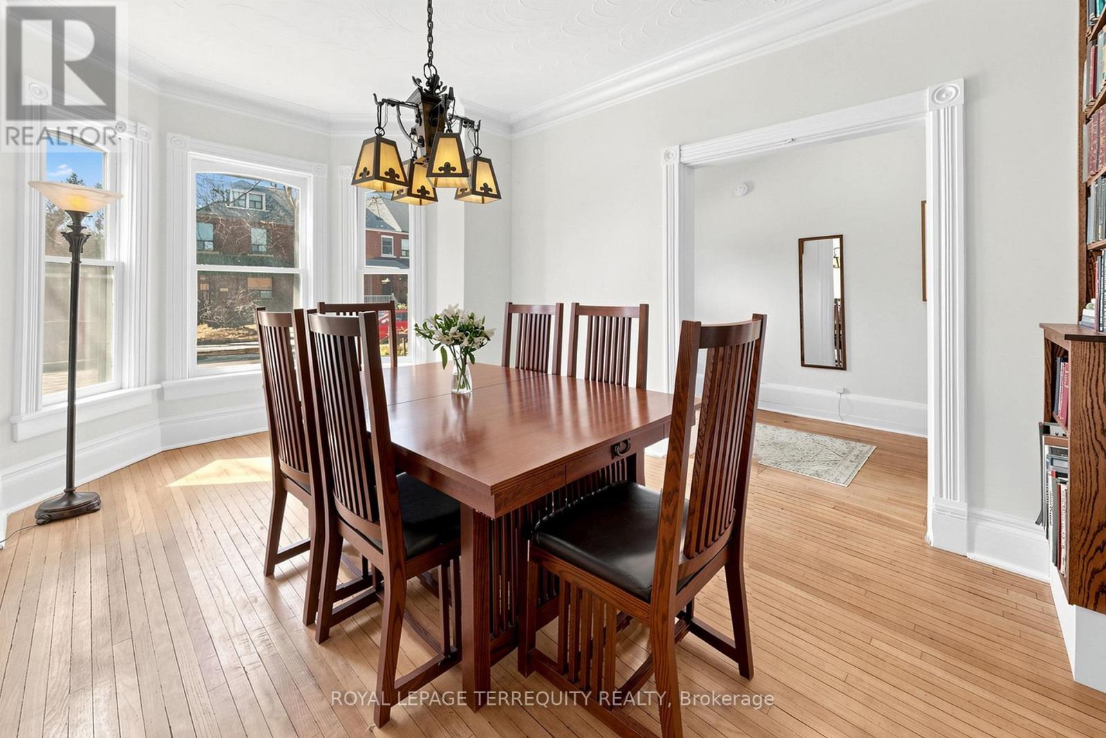 283 Pacific Avenue, Toronto, Ontario  M6P 2P8 - Photo 10 - W12938372