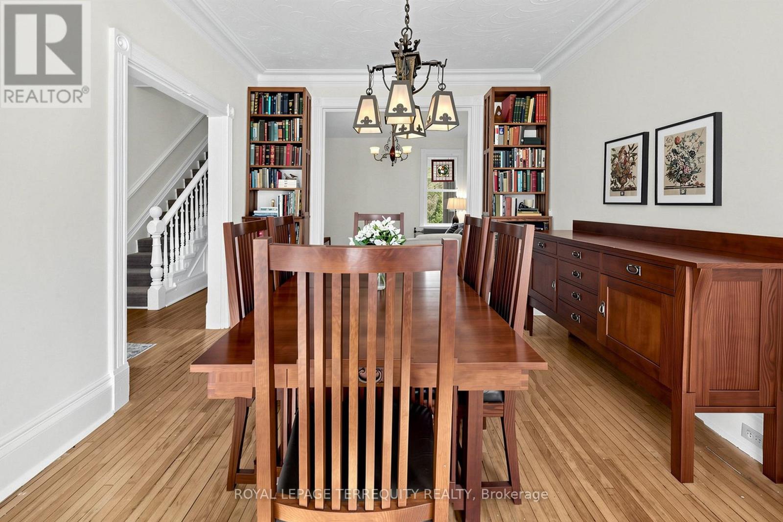 283 Pacific Avenue, Toronto, Ontario  M6P 2P8 - Photo 12 - W12938372