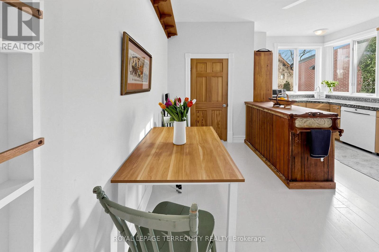 283 Pacific Avenue, Toronto, Ontario  M6P 2P8 - Photo 19 - W12938372