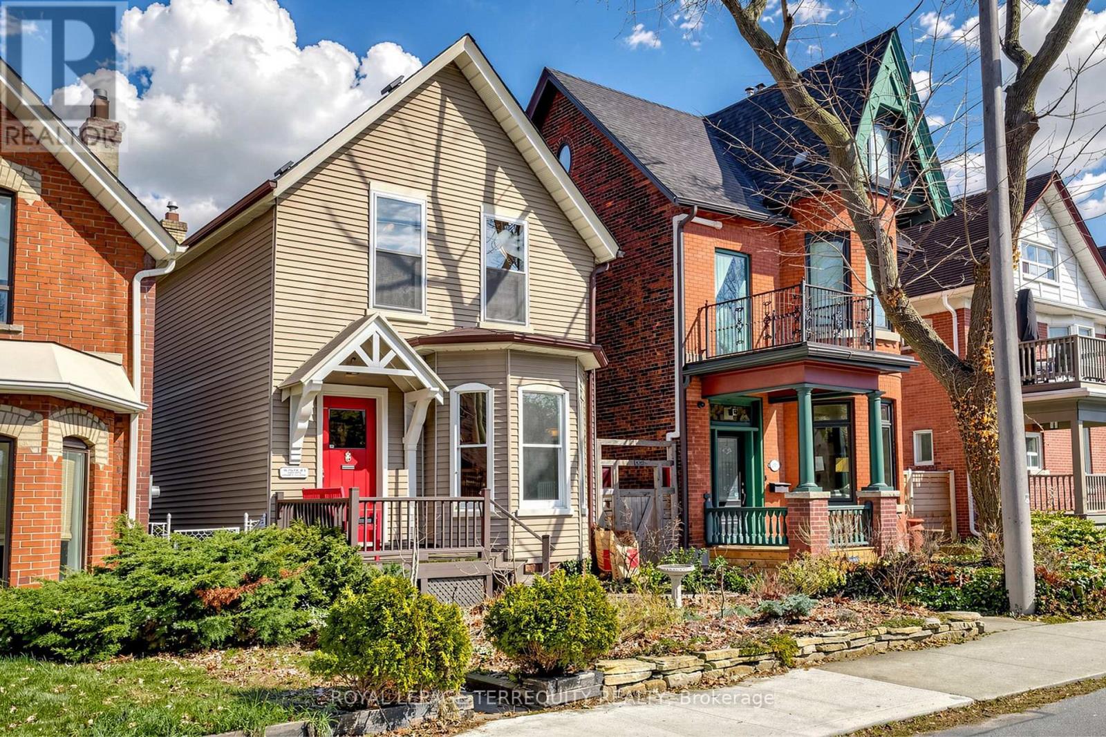 283 Pacific Avenue, Toronto, Ontario  M6P 2P8 - Photo 2 - W12938372