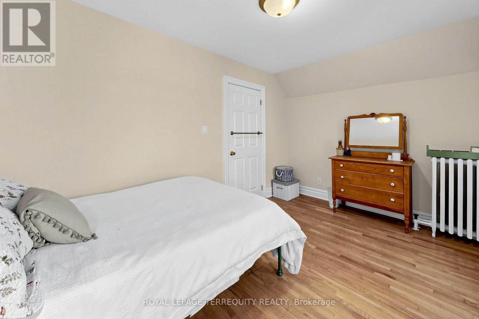 283 Pacific Avenue, Toronto, Ontario  M6P 2P8 - Photo 27 - W12938372