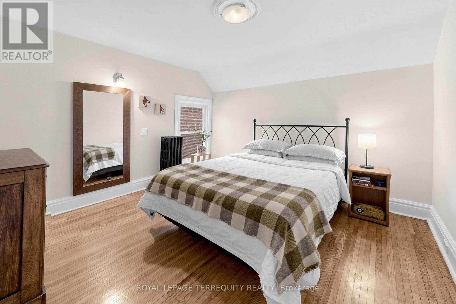 283 Pacific Avenue, Toronto, Ontario  M6P 2P8 - Photo 28 - W12938372