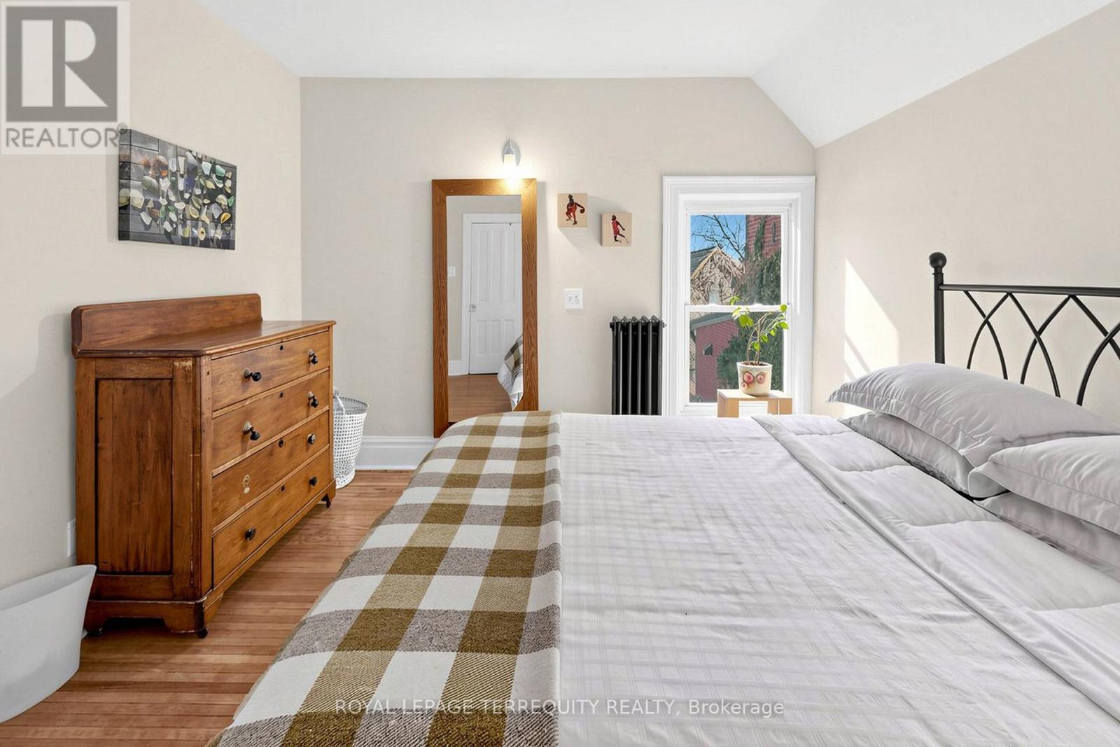 283 Pacific Avenue, Toronto, Ontario  M6P 2P8 - Photo 30 - W12938372