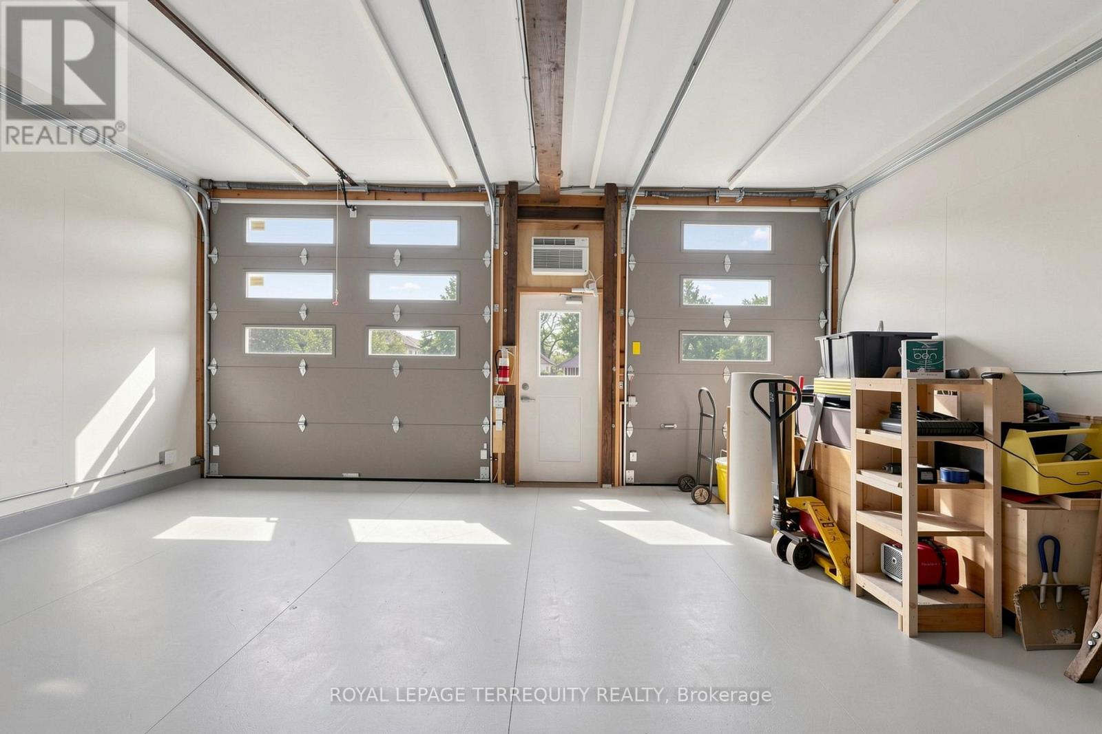 283 Pacific Avenue, Toronto, Ontario  M6P 2P8 - Photo 38 - W12938372