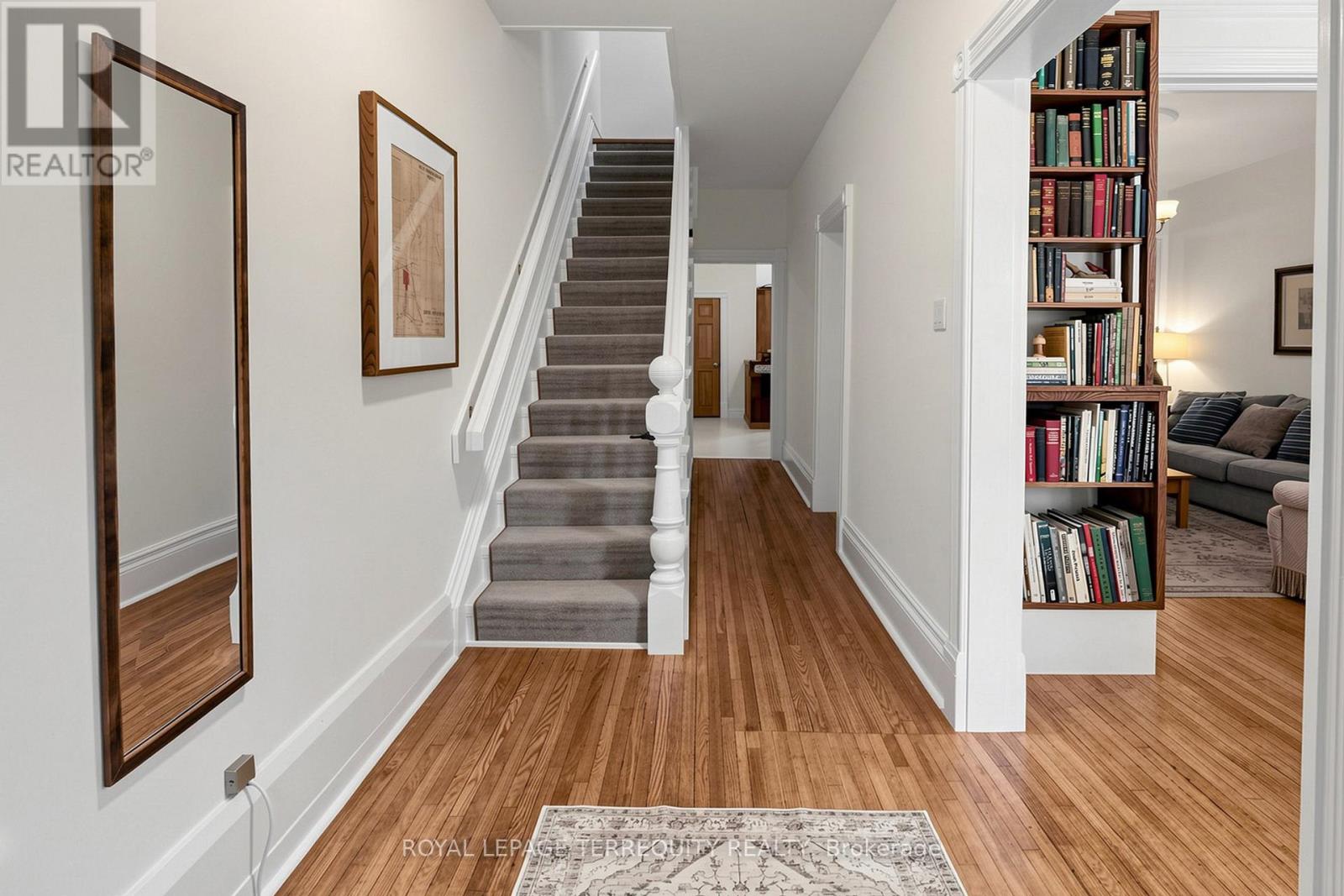 283 Pacific Avenue, Toronto, Ontario  M6P 2P8 - Photo 4 - W12938372