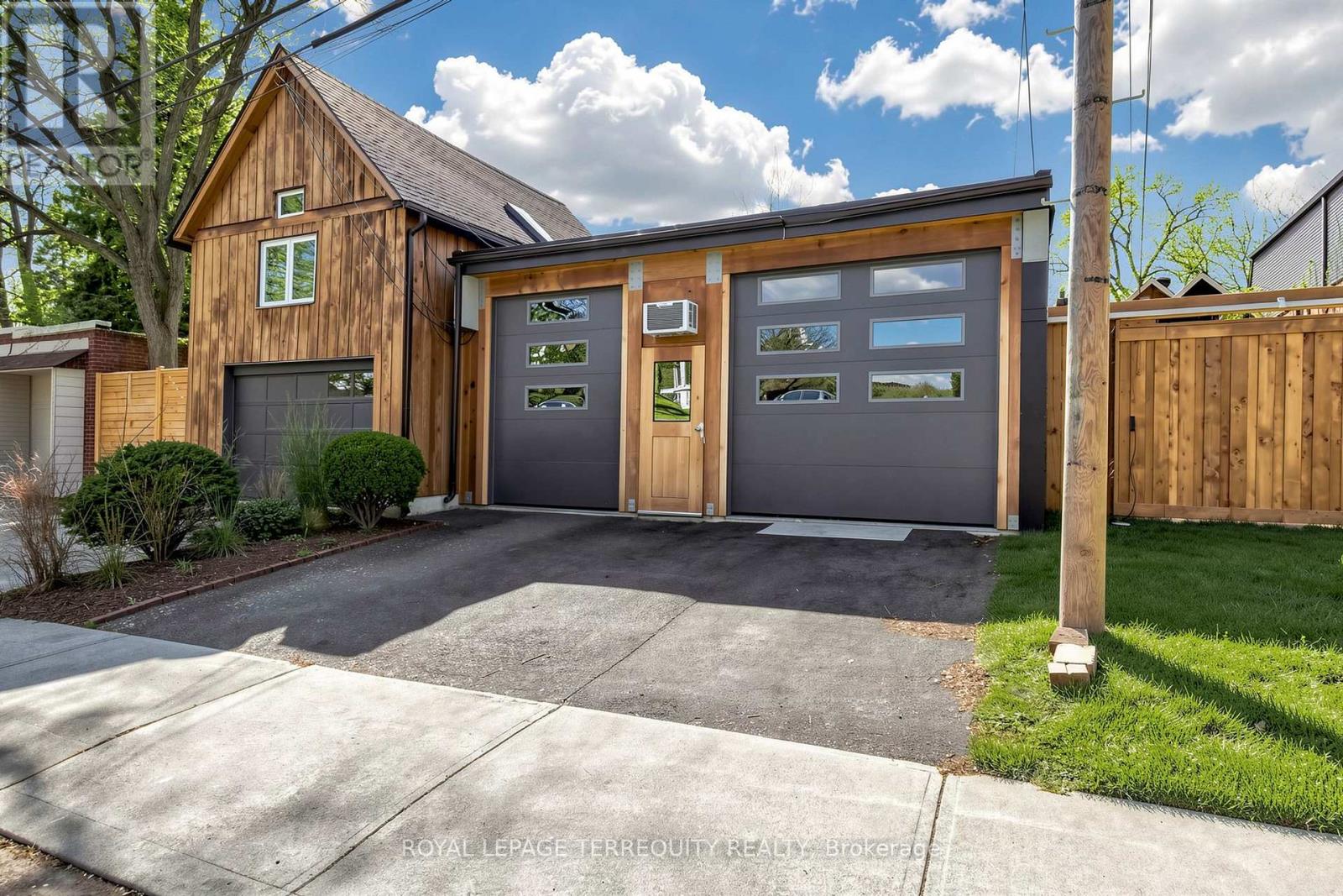 283 Pacific Avenue, Toronto, Ontario  M6P 2P8 - Photo 43 - W12938372