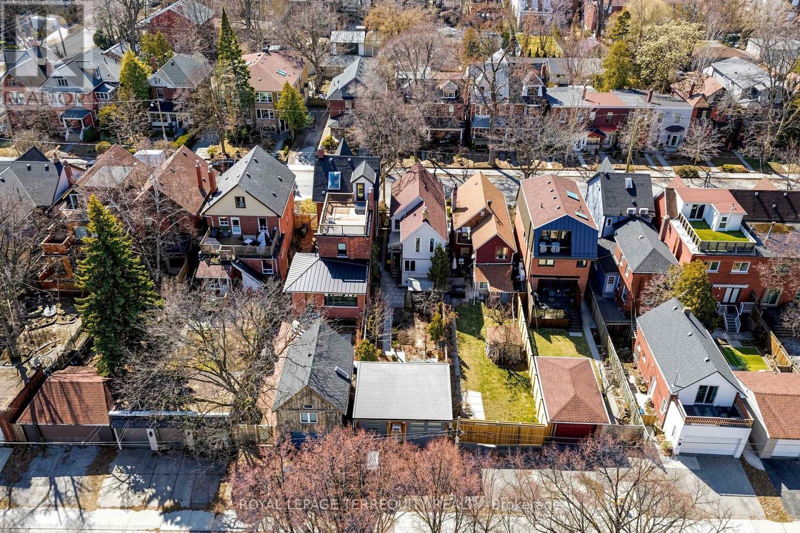 283 Pacific Avenue, Toronto, Ontario  M6P 2P8 - Photo 47 - W12938372