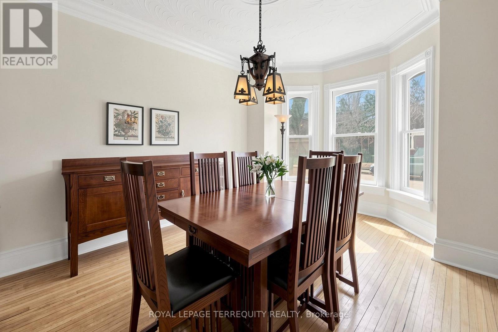 283 Pacific Avenue, Toronto, Ontario  M6P 2P8 - Photo 9 - W12938372