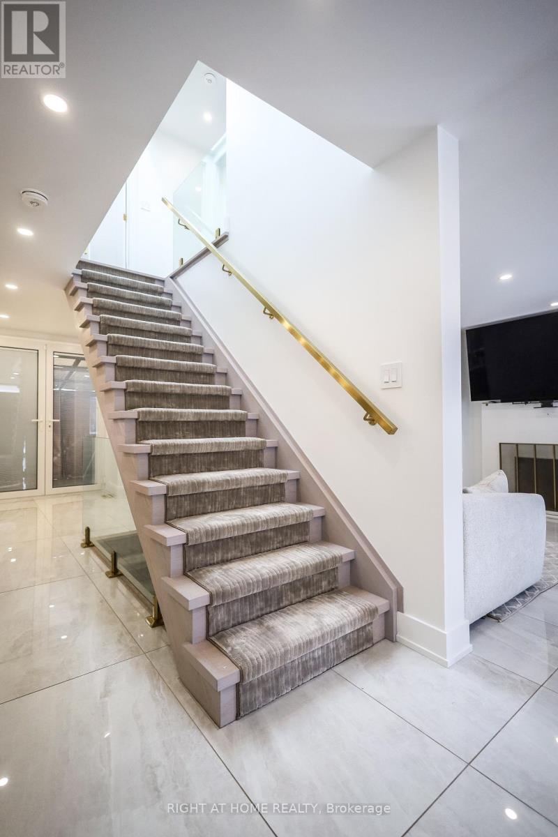 11 Sparta Road, Toronto, Ontario  M6L 2M4 - Photo 18 - W12938398