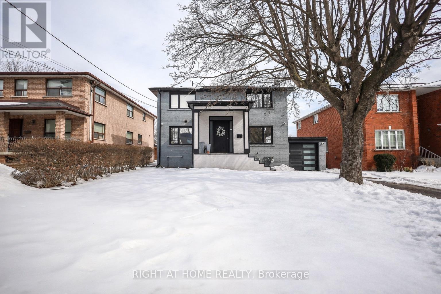 11 Sparta Road, Toronto, Ontario  M6L 2M4 - Photo 2 - W12938398