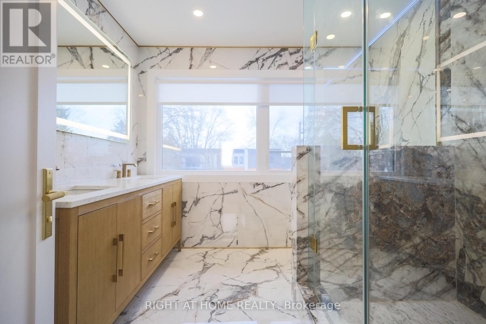 11 Sparta Road, Toronto, Ontario  M6L 2M4 - Photo 22 - W12938398