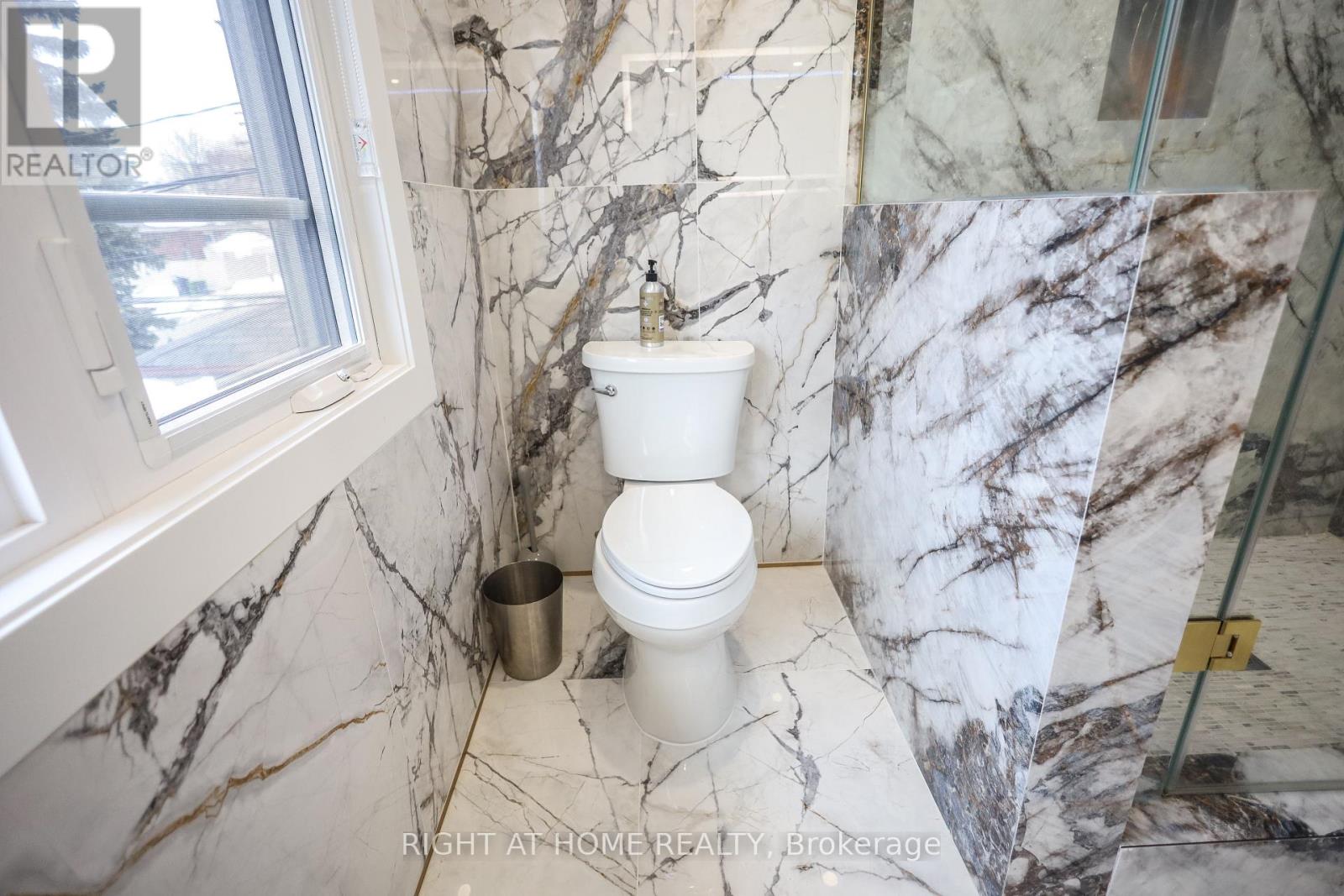 11 Sparta Road, Toronto, Ontario  M6L 2M4 - Photo 24 - W12938398