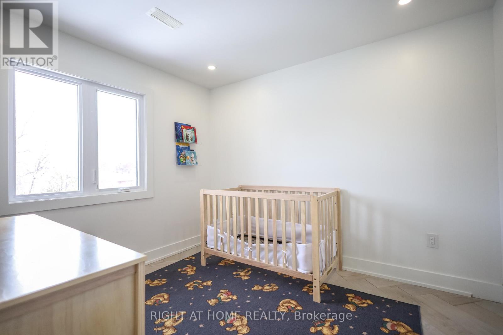 11 Sparta Road, Toronto, Ontario  M6L 2M4 - Photo 26 - W12938398