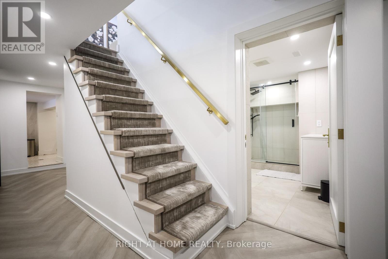 11 Sparta Road, Toronto, Ontario  M6L 2M4 - Photo 33 - W12938398