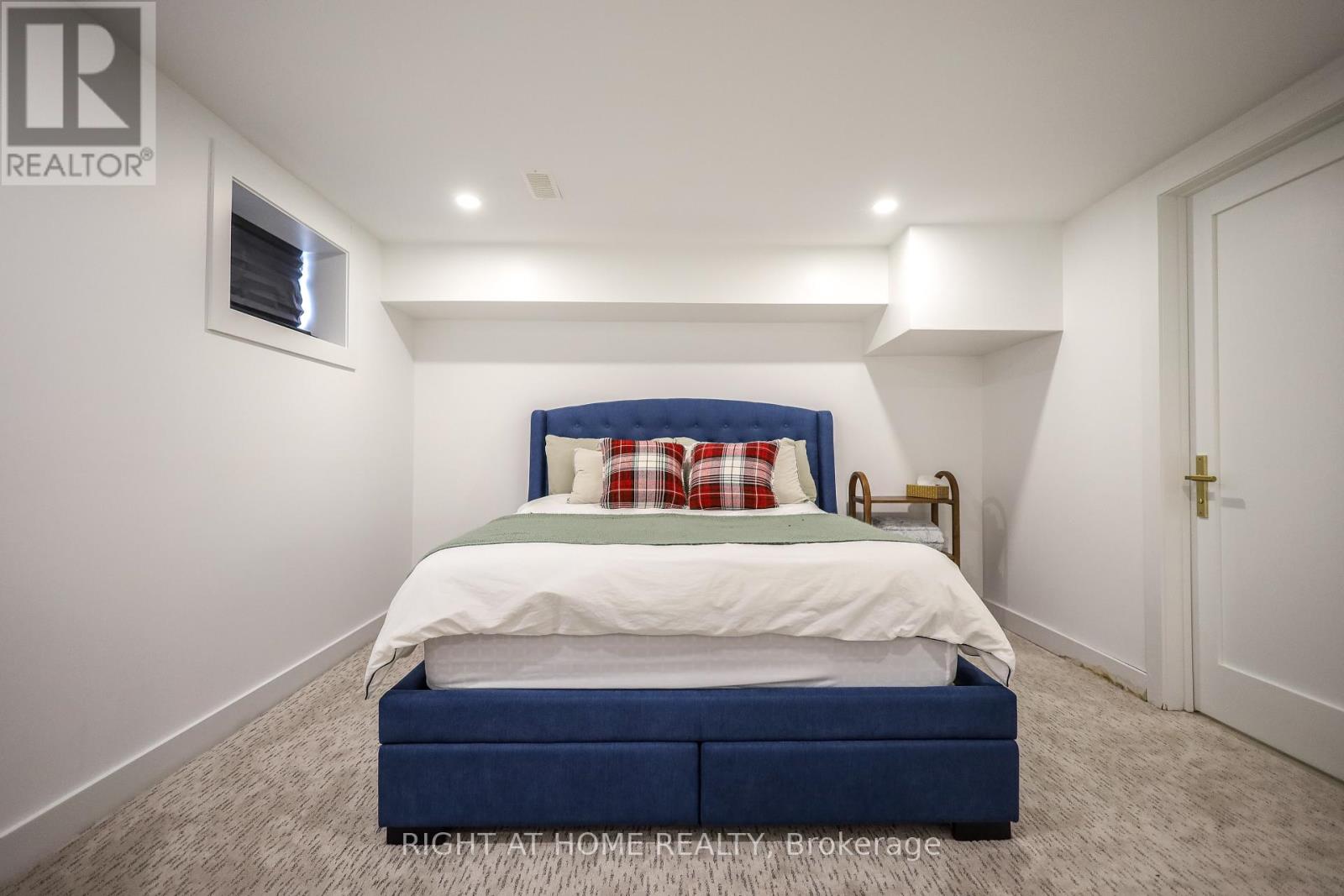 11 Sparta Road, Toronto, Ontario  M6L 2M4 - Photo 36 - W12938398