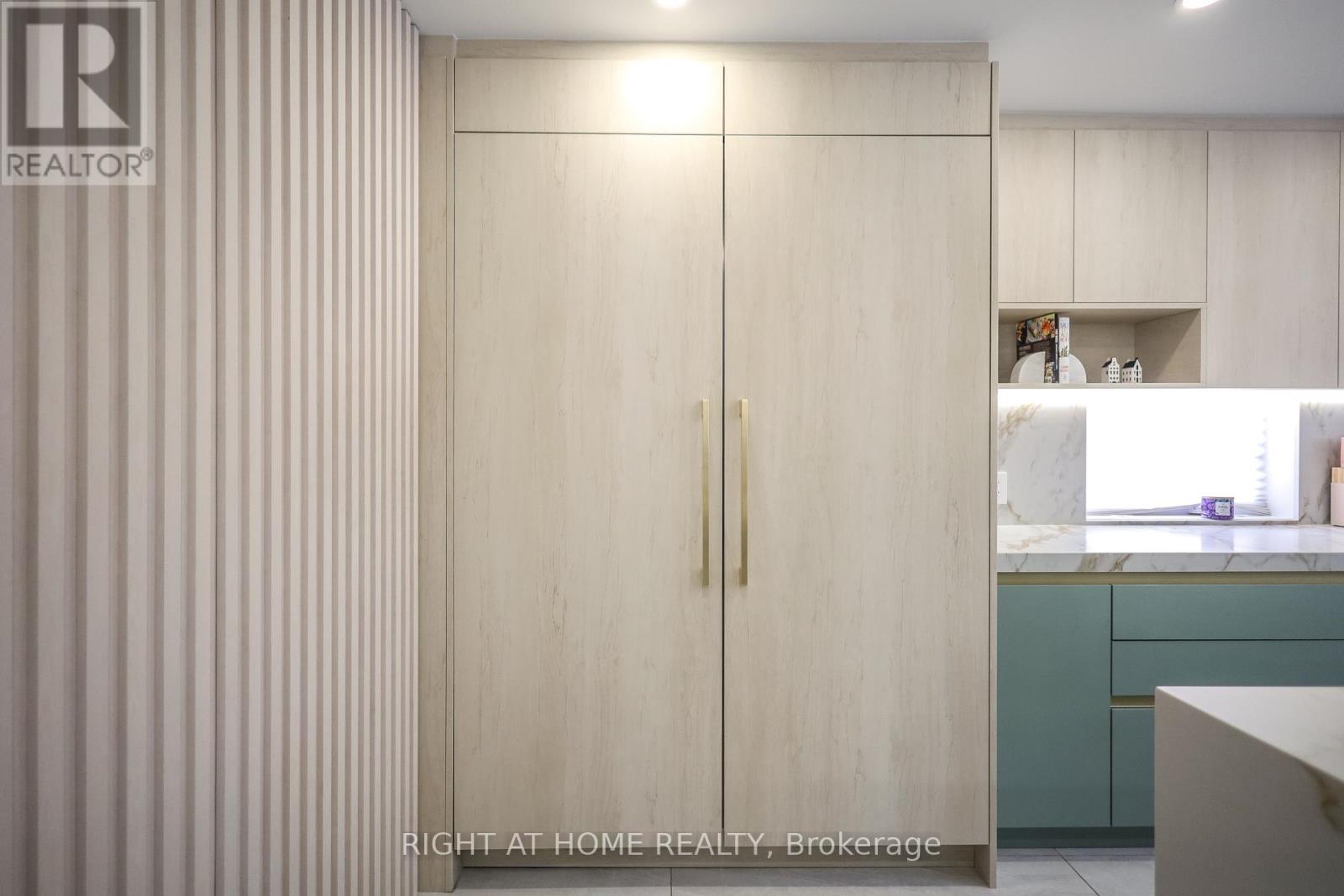 11 Sparta Road, Toronto, Ontario  M6L 2M4 - Photo 40 - W12938398