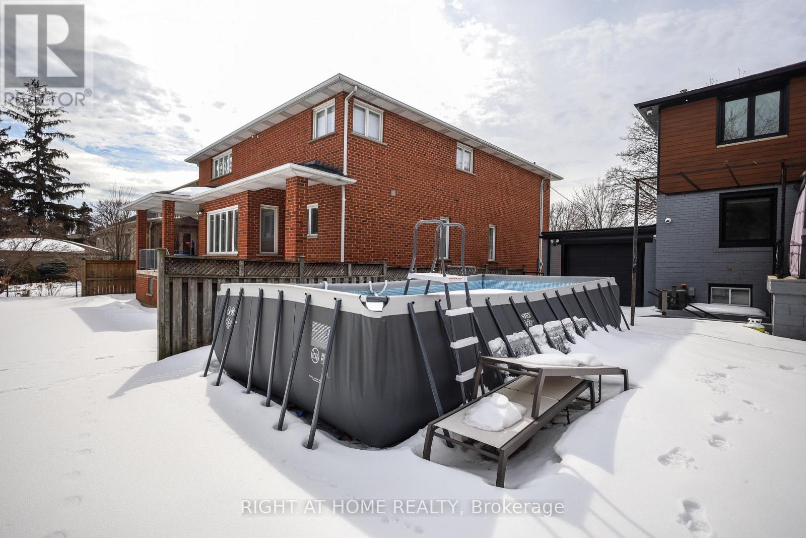 11 Sparta Road, Toronto, Ontario  M6L 2M4 - Photo 42 - W12938398