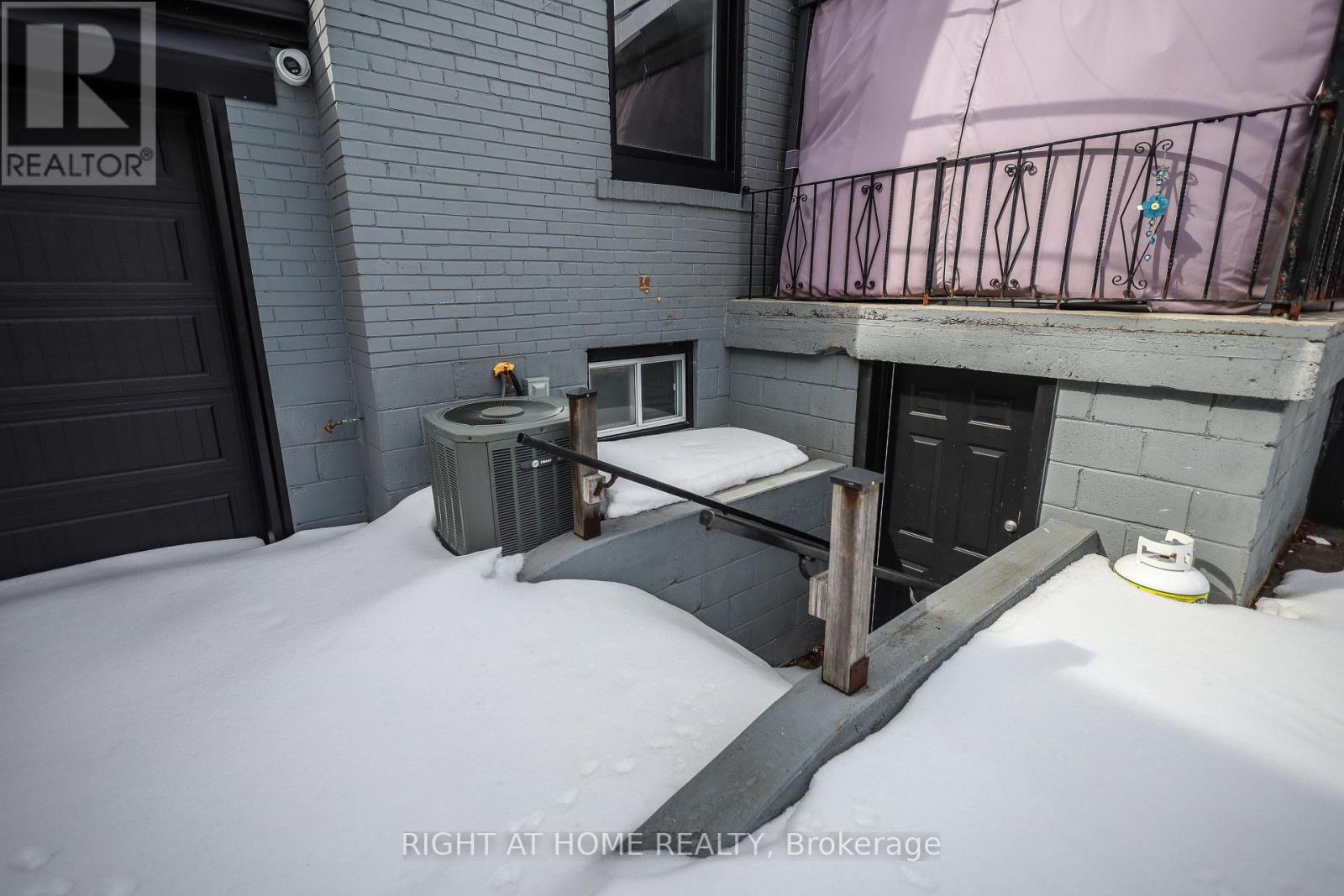 11 Sparta Road, Toronto, Ontario  M6L 2M4 - Photo 44 - W12938398