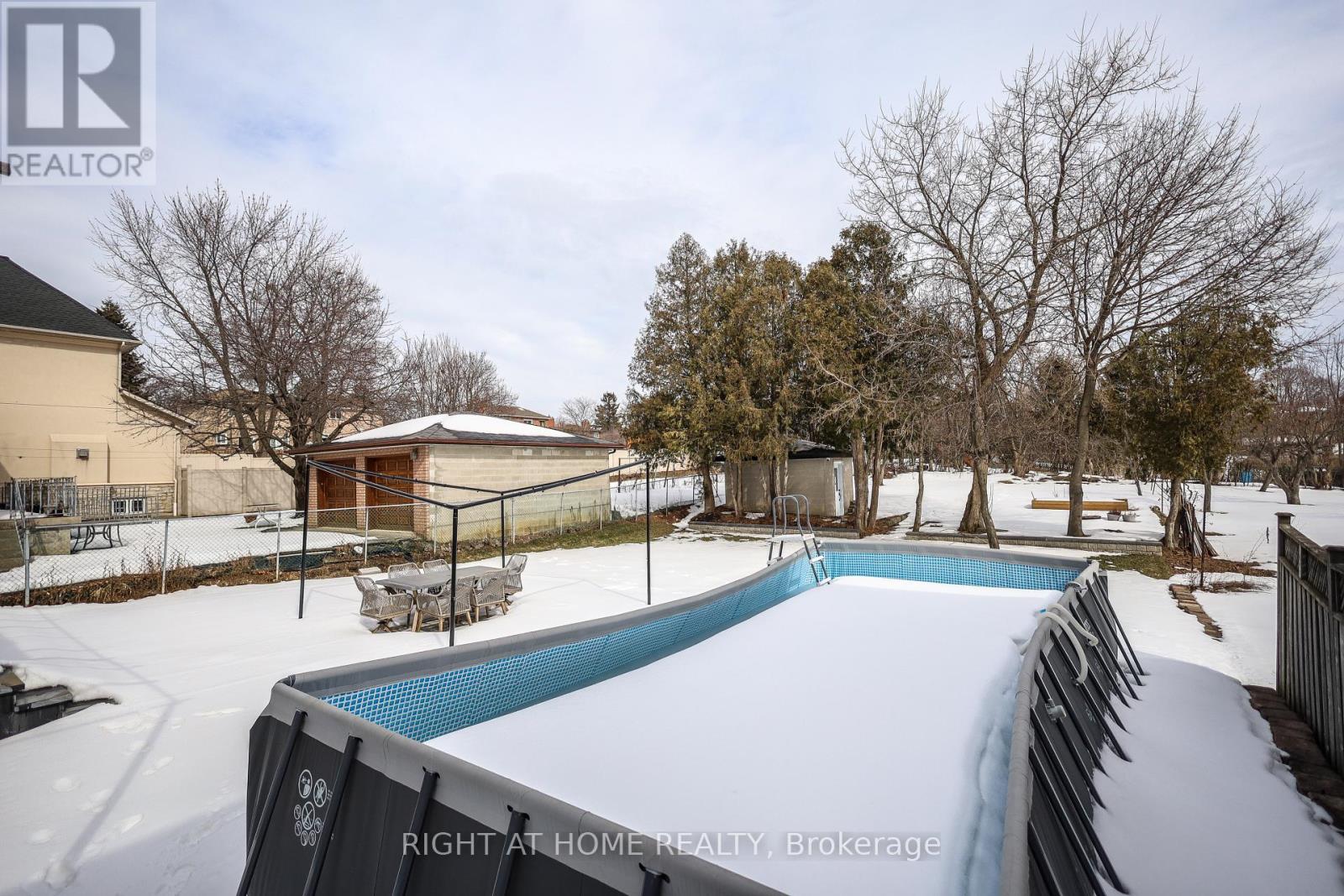 11 Sparta Road, Toronto, Ontario  M6L 2M4 - Photo 45 - W12938398