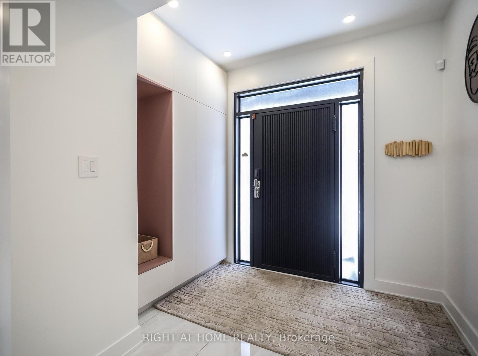 11 Sparta Road, Toronto, Ontario  M6L 2M4 - Photo 8 - W12938398