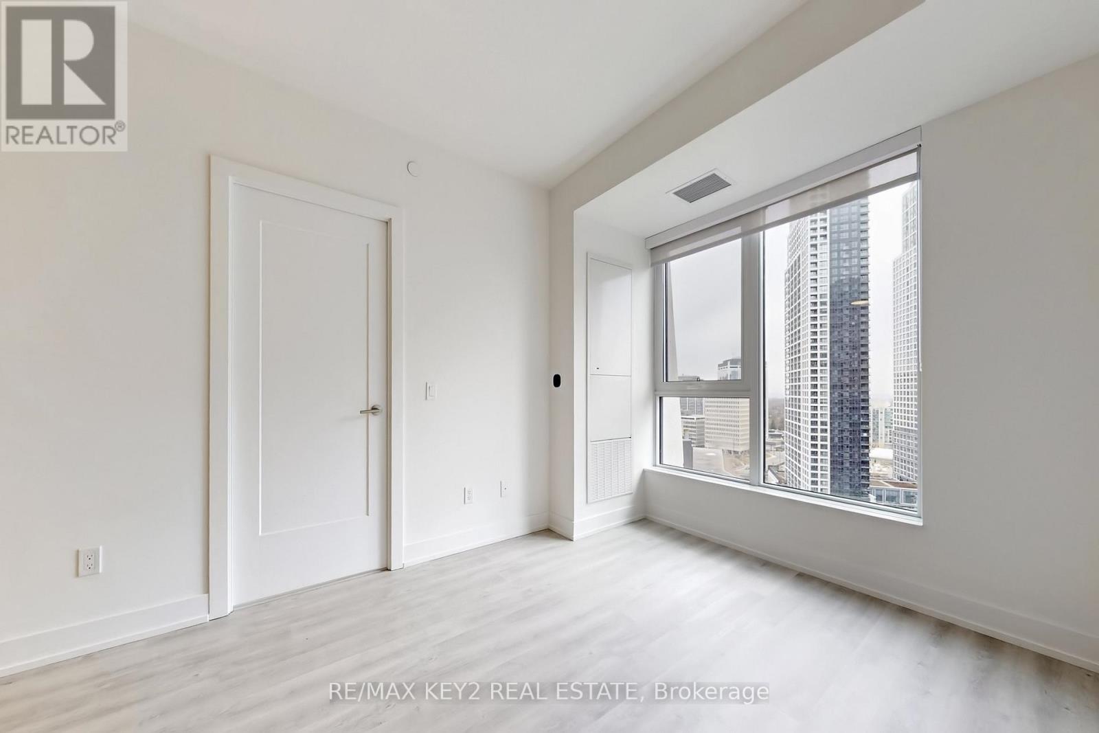 1705 - 60 Central Park Roadway, Toronto, Ontario  M9A 0E6 - Photo 12 - W12938416