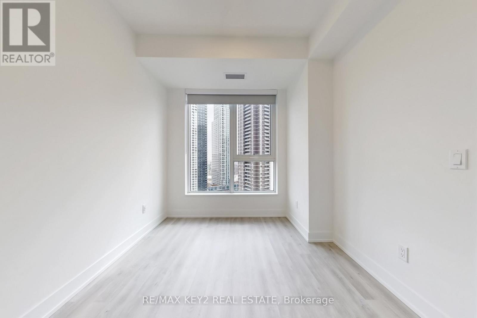 1705 - 60 Central Park Roadway, Toronto, Ontario  M9A 0E6 - Photo 15 - W12938416