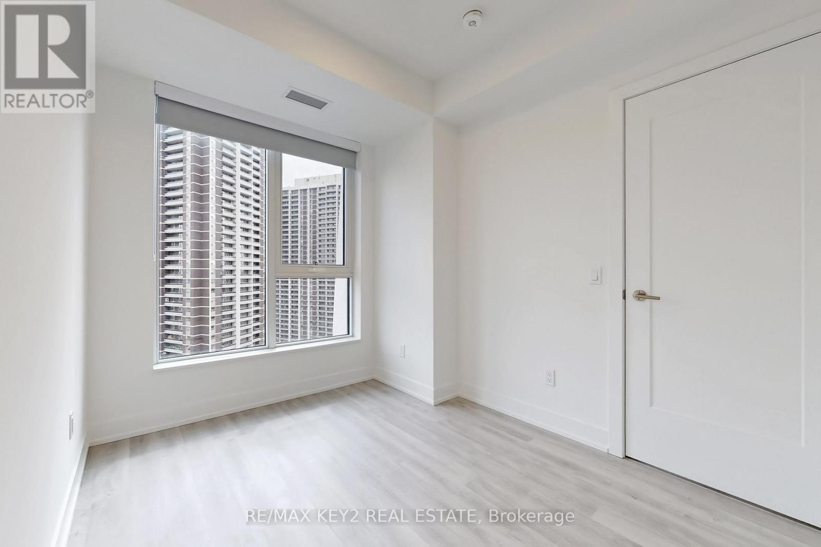 1705 - 60 Central Park Roadway, Toronto, Ontario  M9A 0E6 - Photo 16 - W12938416