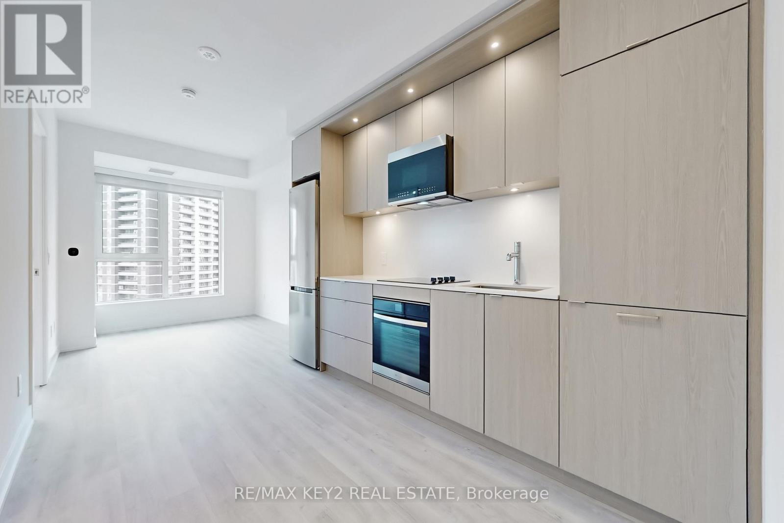 1705 - 60 Central Park Roadway, Toronto, Ontario  M9A 0E6 - Photo 6 - W12938416