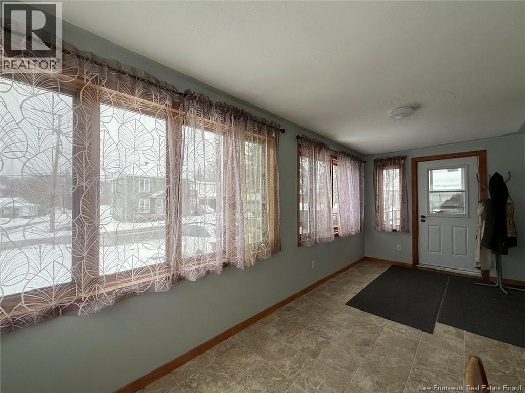 49 St-Jean Street, Edmundston, New Brunswick  E3V 1C7 - Photo 18 - NB136132