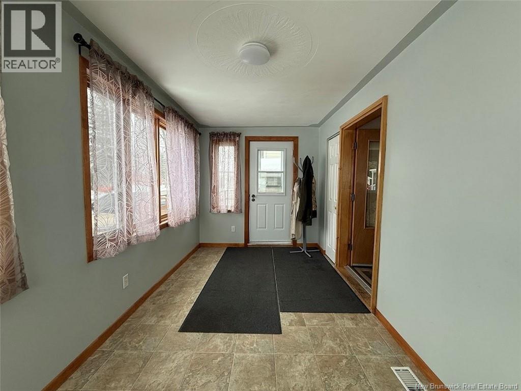 49 St-Jean Street, Edmundston, New Brunswick  E3V 1C7 - Photo 19 - NB136132